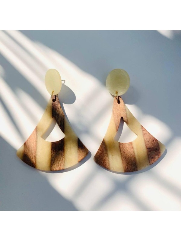 Brinco Alice Bege  Brinco Alice Bege