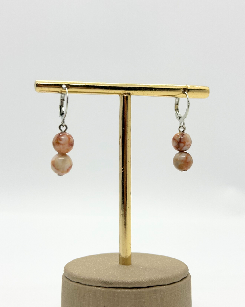 Brincos de pedras naturais