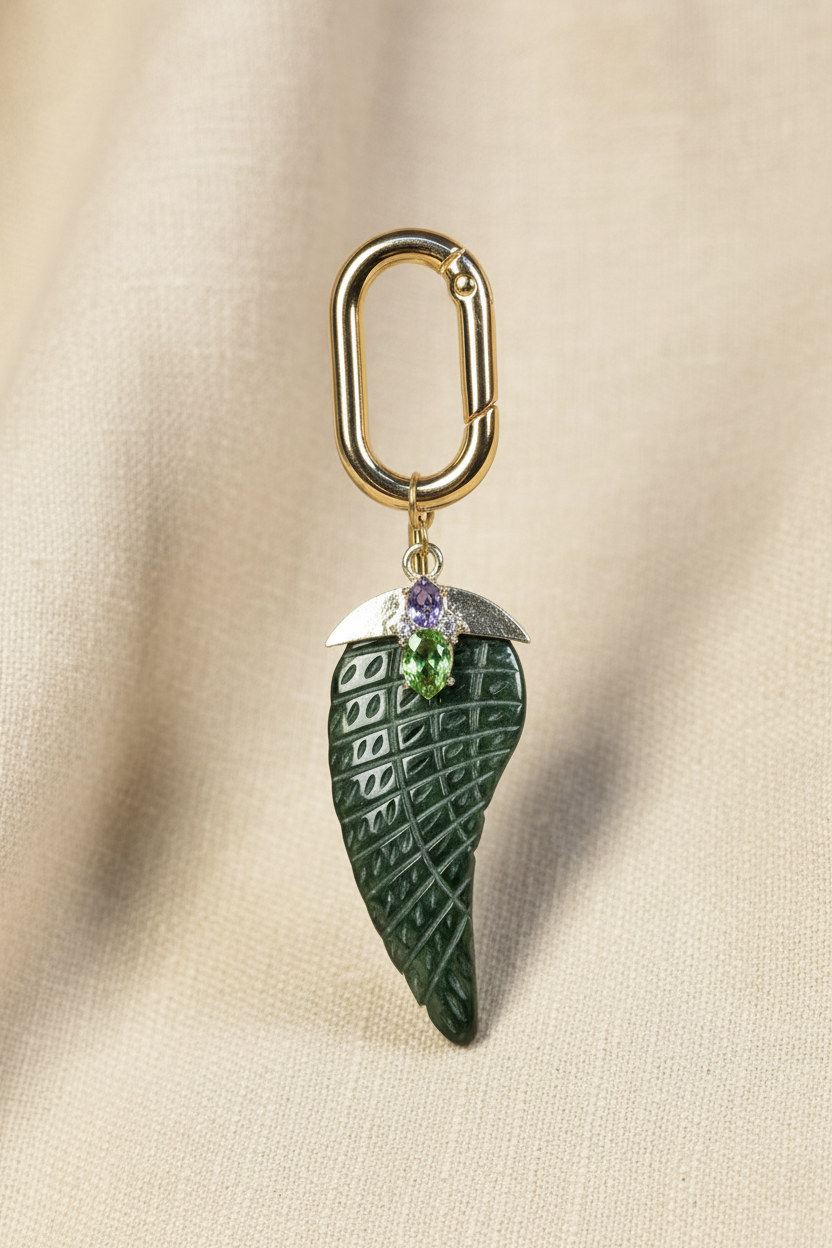 Pingente folha jade — fundo estético elegante