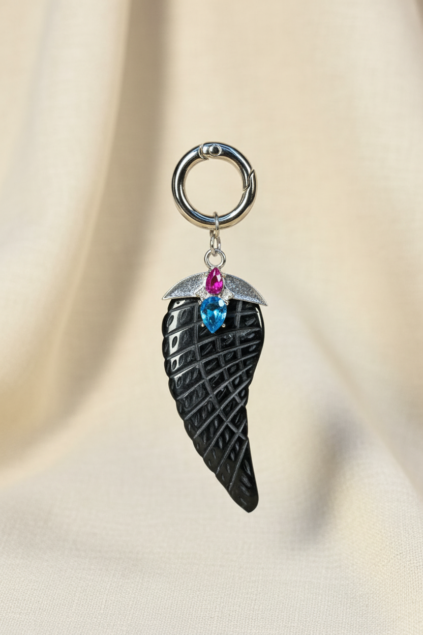 Pingente folha obsidiana — fundo estético elegante