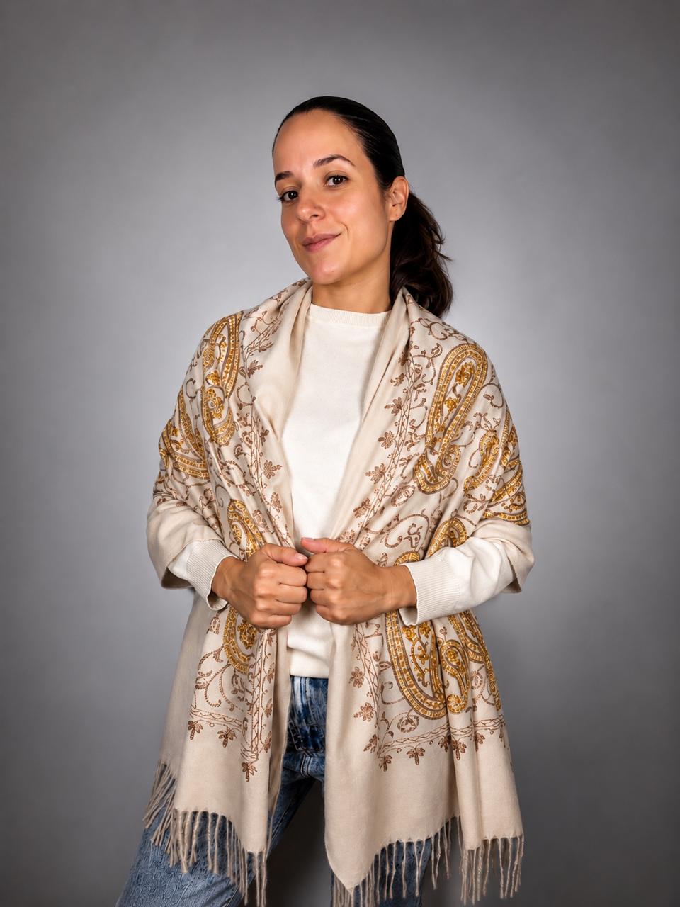 Lenço Bordado Dourado