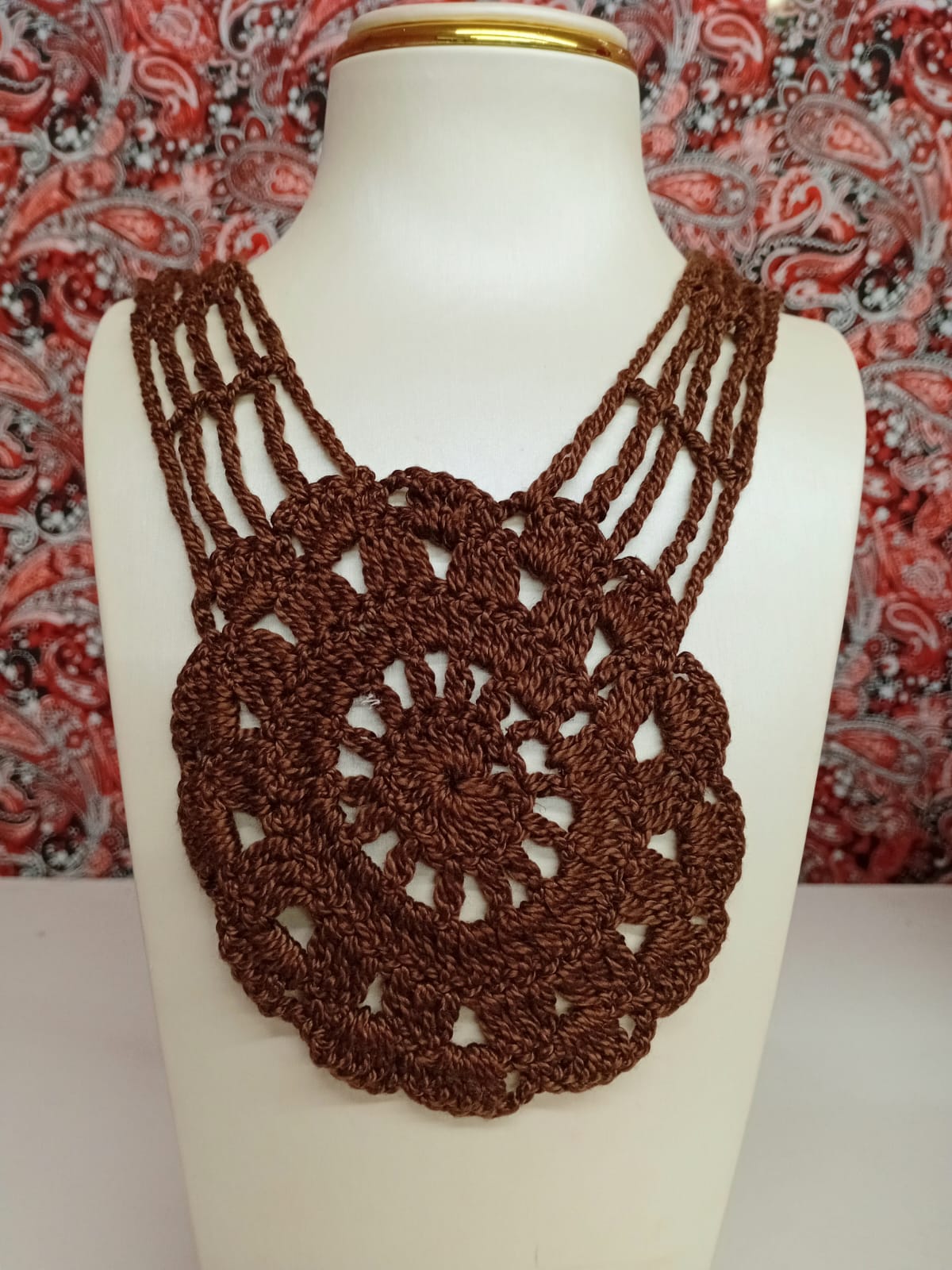 Colar Mandala Crochê Marrom